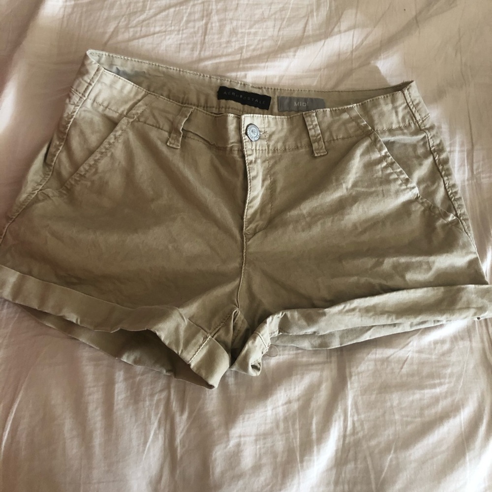 Midi khaki shorts